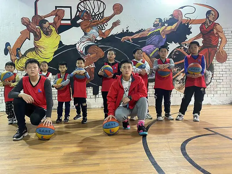 哪里可以找到适合青少年的篮球训练策略_1